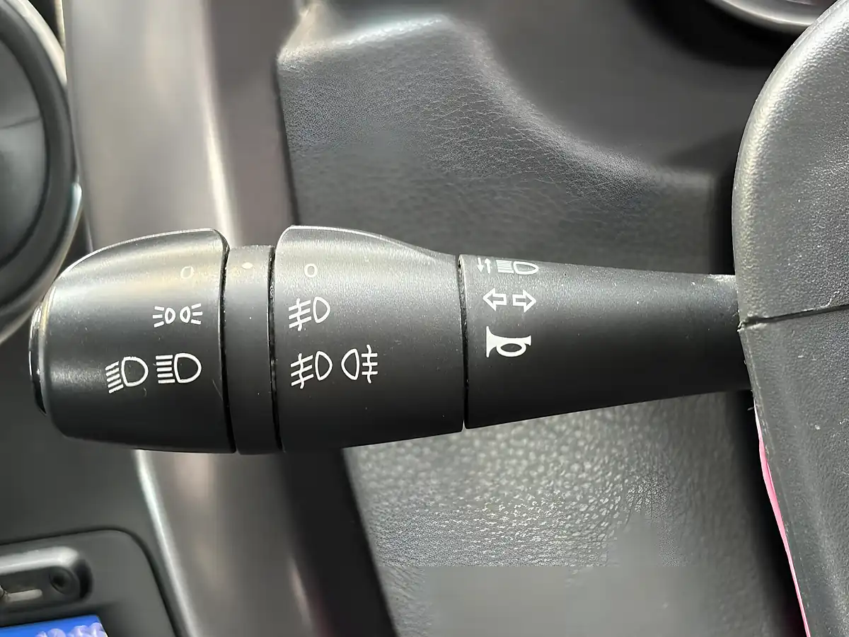 Used 2016 Dacia Duster Laureate White - Interior and Exterior details 12