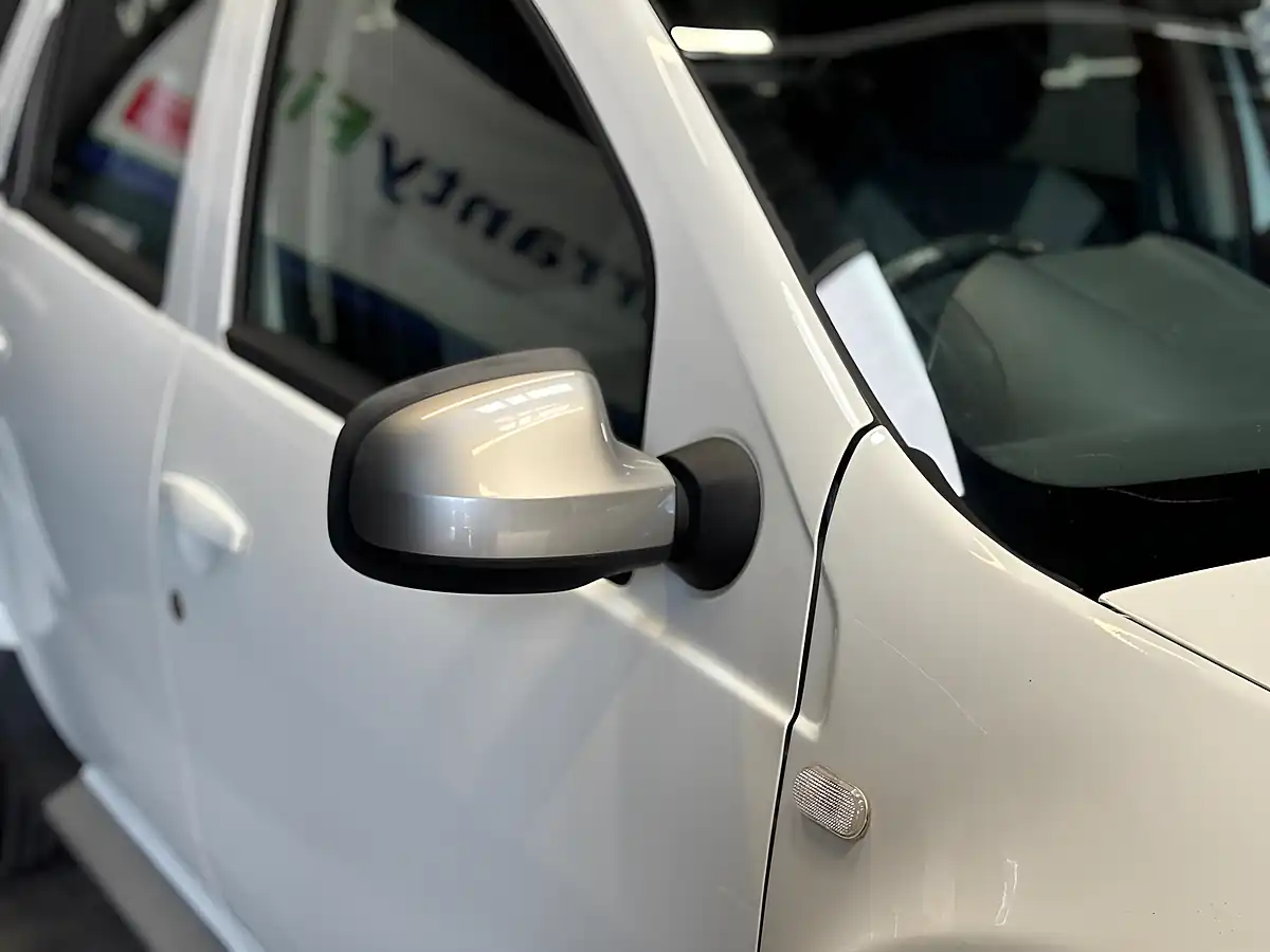 Used 2016 Dacia Duster Laureate White - Interior and Exterior details 17