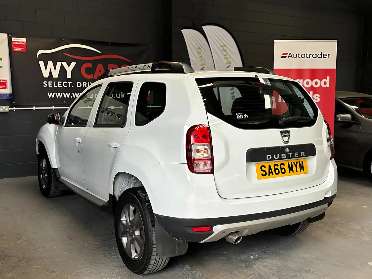 Used 2016 Dacia Duster Laureate White - Interior and Exterior details 5