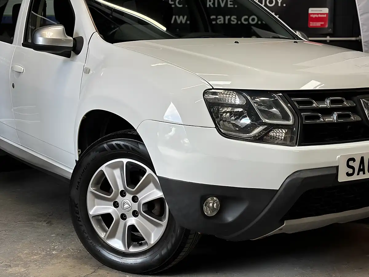 Used 2016 Dacia Duster Laureate White - Interior and Exterior details 6