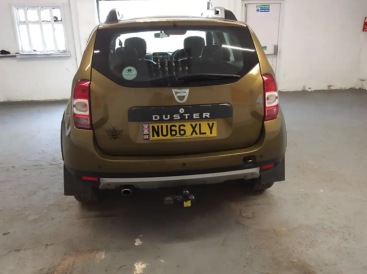 Used 2016 Dacia Duster Prestige Green - Interior and Exterior details 15