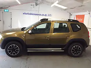 Used 2016 Dacia Duster Prestige Green - Interior and Exterior details 3