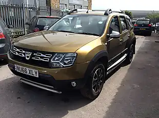 Used 2016 Dacia Duster Prestige Green - Interior and Exterior details 6
