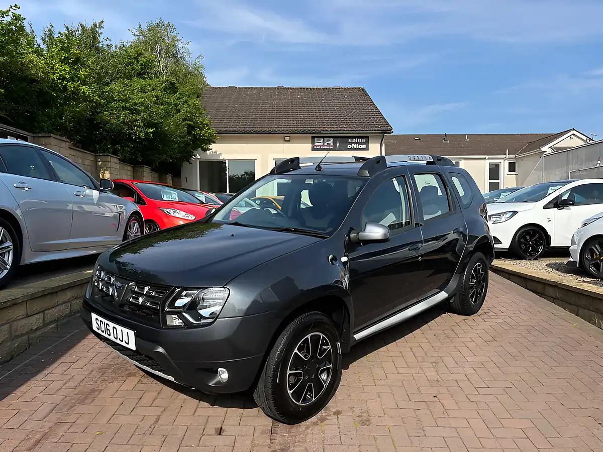 Used 2016 Dacia Duster Prestige Grey - Front View