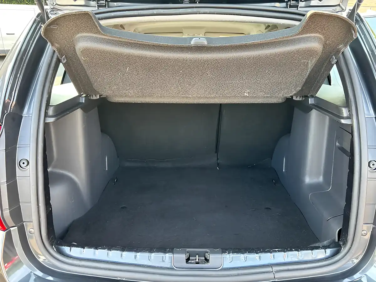 Used 2016 Dacia Duster Prestige Grey - Interior and Exterior details 13