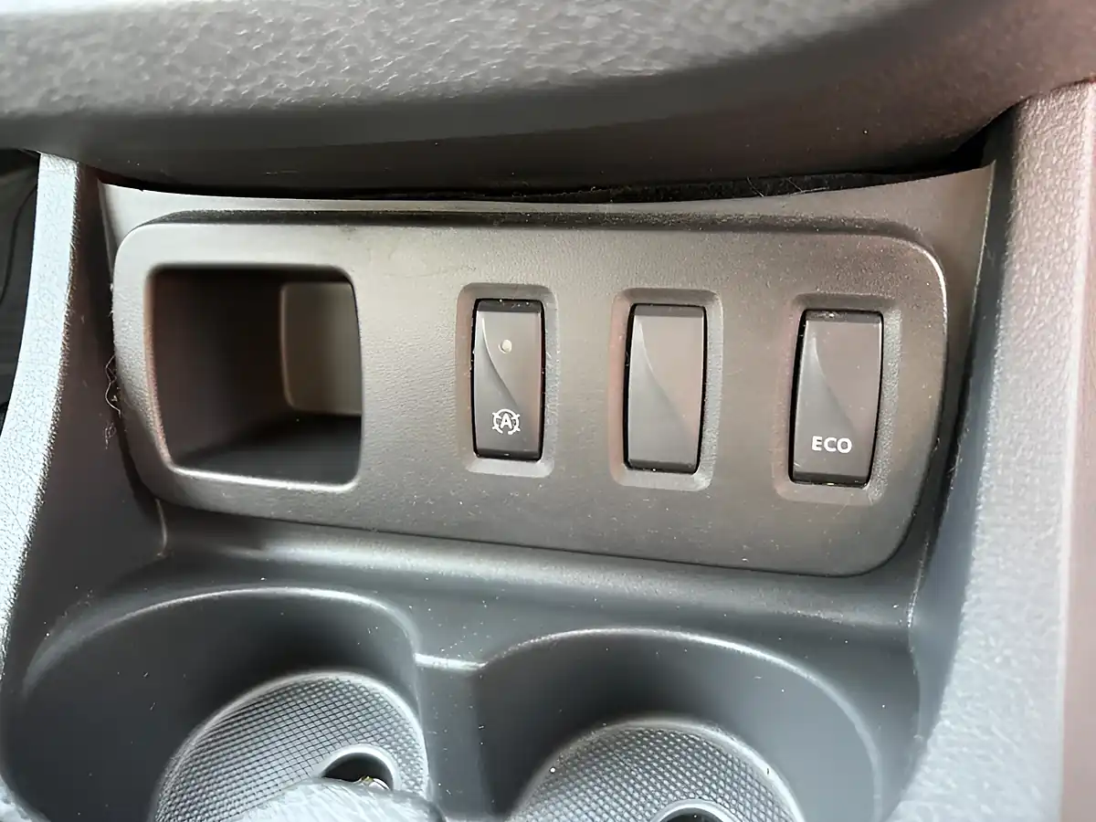 Used 2016 Dacia Duster Prestige Grey - Interior and Exterior details 15