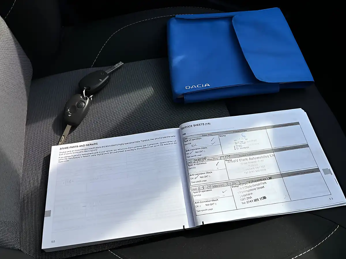 Used 2016 Dacia Duster Prestige Grey - Interior and Exterior details 16