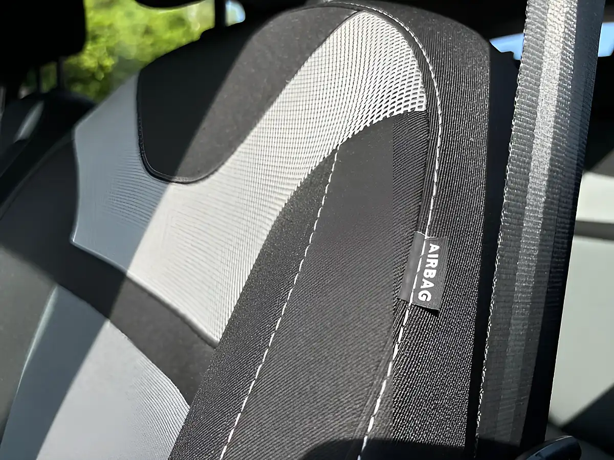 Used 2016 Dacia Duster Prestige Grey - Interior and Exterior details 17