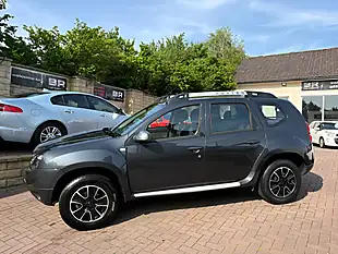 Used 2016 Dacia Duster Prestige Grey - Interior and Exterior details 5