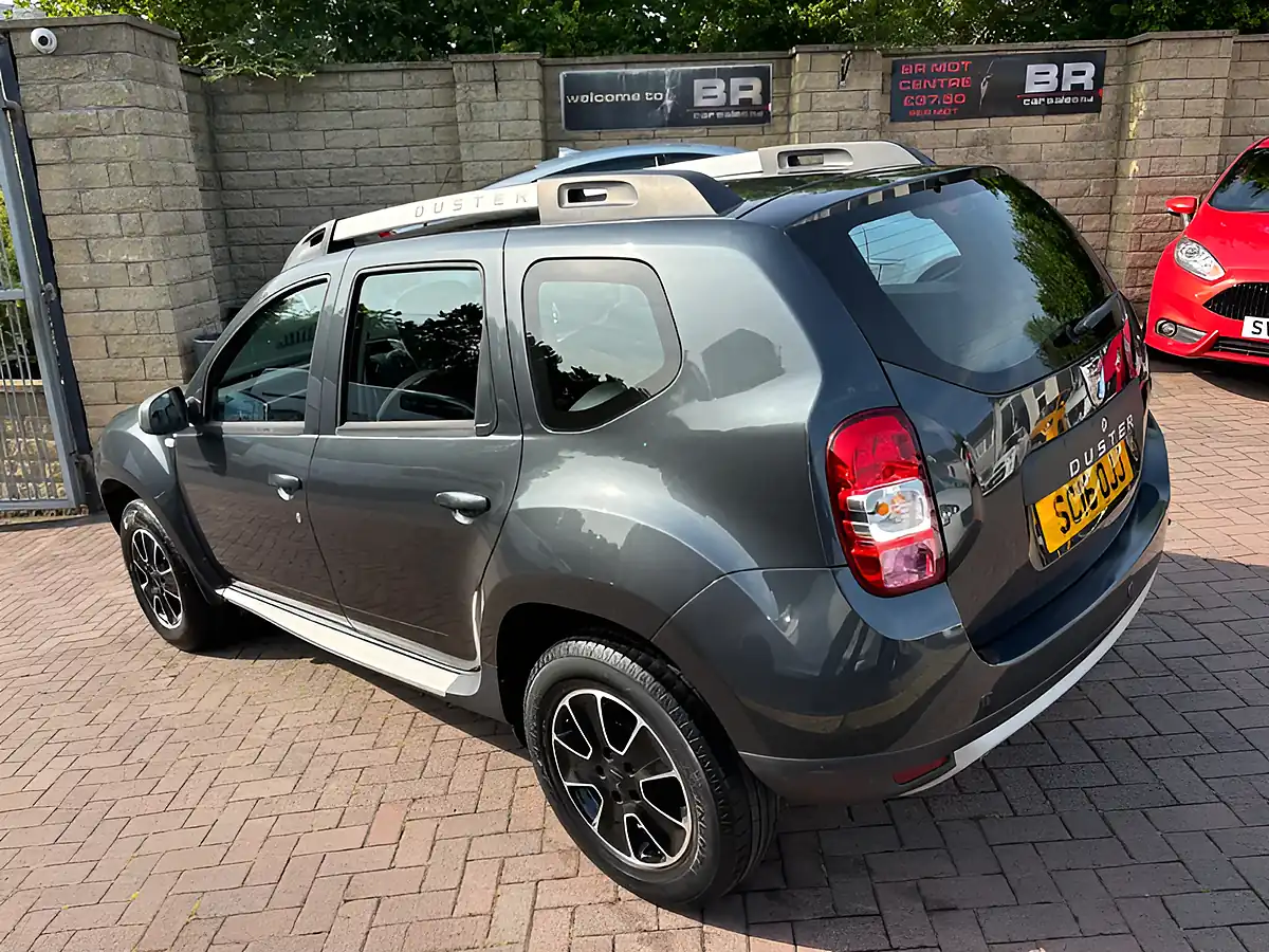 Used 2016 Dacia Duster Prestige Grey - Interior and Exterior details 7
