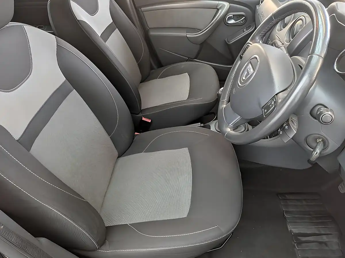 Used 2016 Dacia Duster Prestige Grey - Interior and Exterior details 9