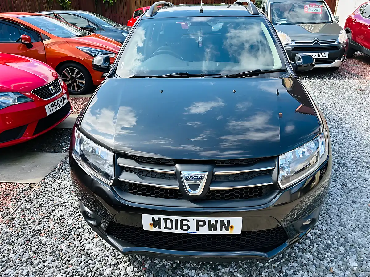 Used 2016 Dacia Logan Laureate Black - Interior and Exterior details 3