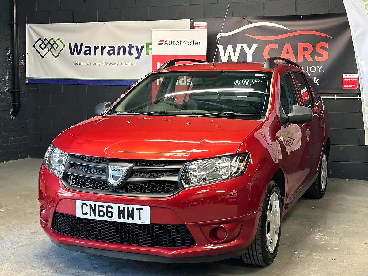 Used 2016 Dacia Logan Mcv Ambiance Red - Interior and Exterior details 4