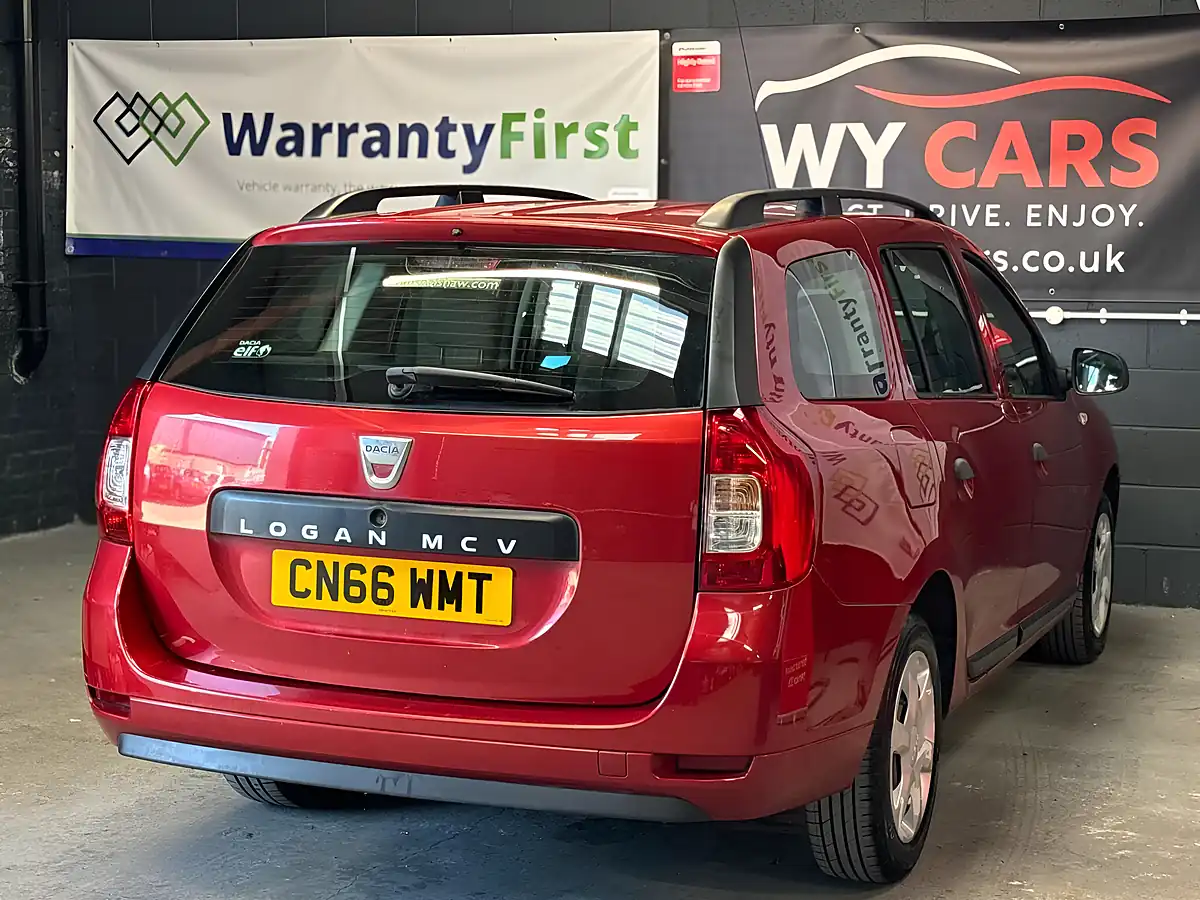 Used 2016 Dacia Logan Mcv Ambiance Red - Interior and Exterior details 8