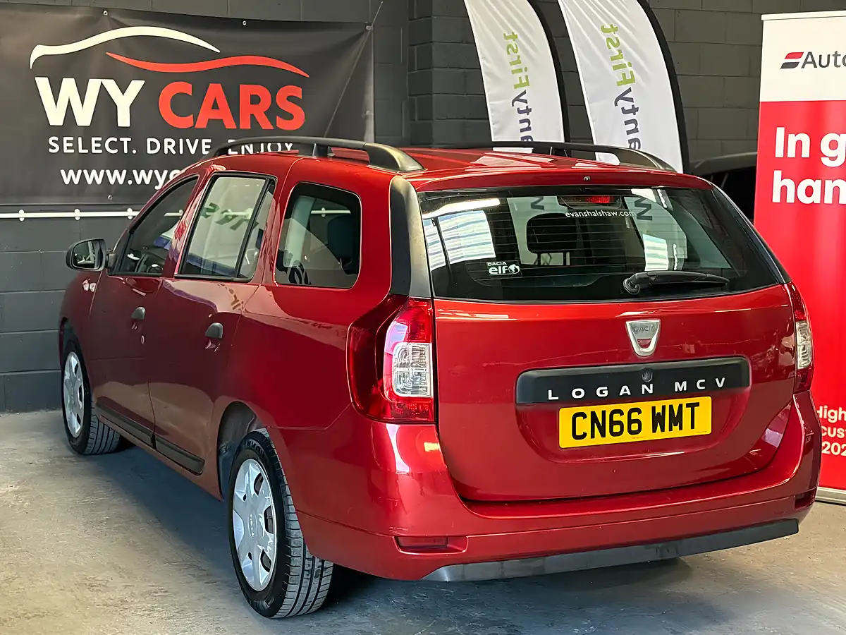 Used 2016 Dacia Logan Mcv Ambiance Red - Interior and Exterior details 9