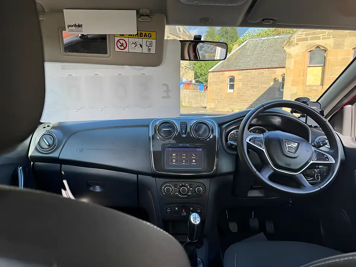 Used 2016 Dacia Logan Mcv Laureate Red - Interior and Exterior details 10