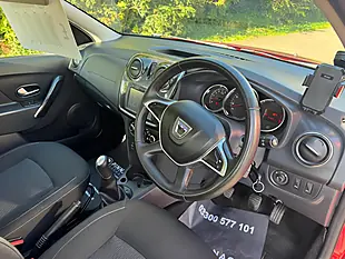 Used 2016 Dacia Logan Mcv Laureate Red - Interior and Exterior details 11