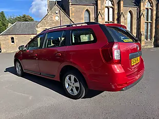 Used 2016 Dacia Logan Mcv Laureate Red - Interior and Exterior details 6
