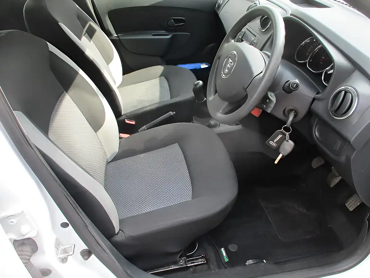 Used 2016 Dacia Sandero Ambiance Glacier White - Interior and Exterior details 11