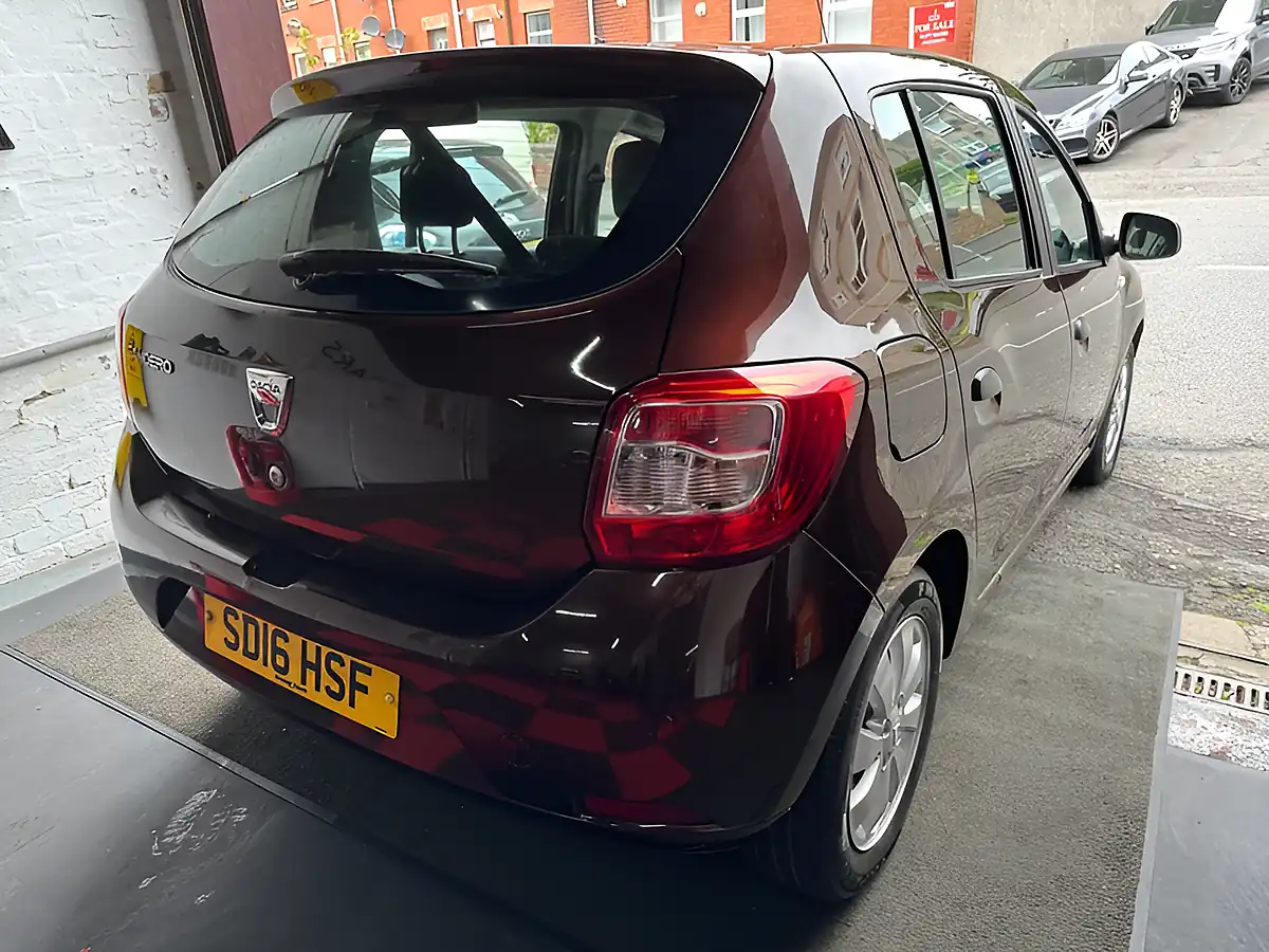 Used 2016 Dacia Sandero Ambiance Prime Brown - Interior and Exterior details 15