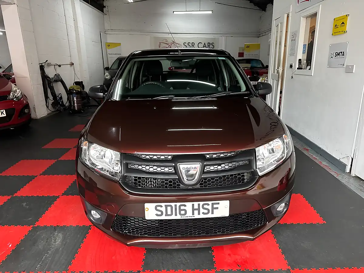 Used 2016 Dacia Sandero Ambiance Prime Brown - Interior and Exterior details 2