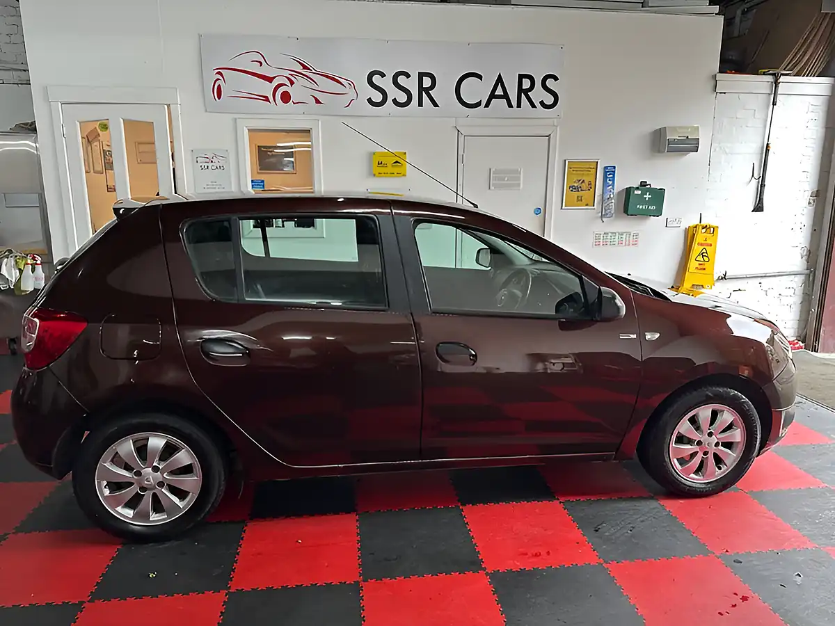 Used 2016 Dacia Sandero Ambiance Prime Brown - Interior and Exterior details 6
