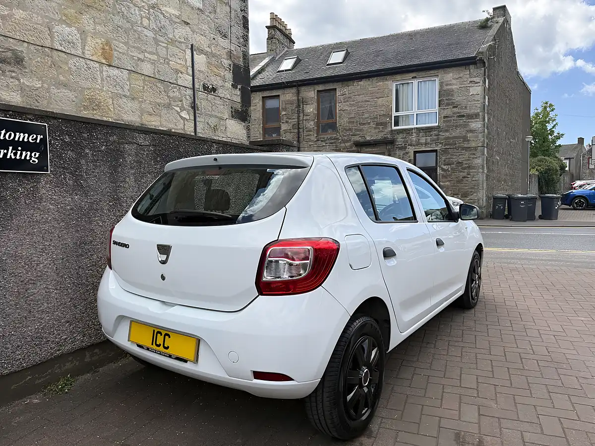Used 2016 Dacia Sandero Ambiance White - Interior and Exterior details 11