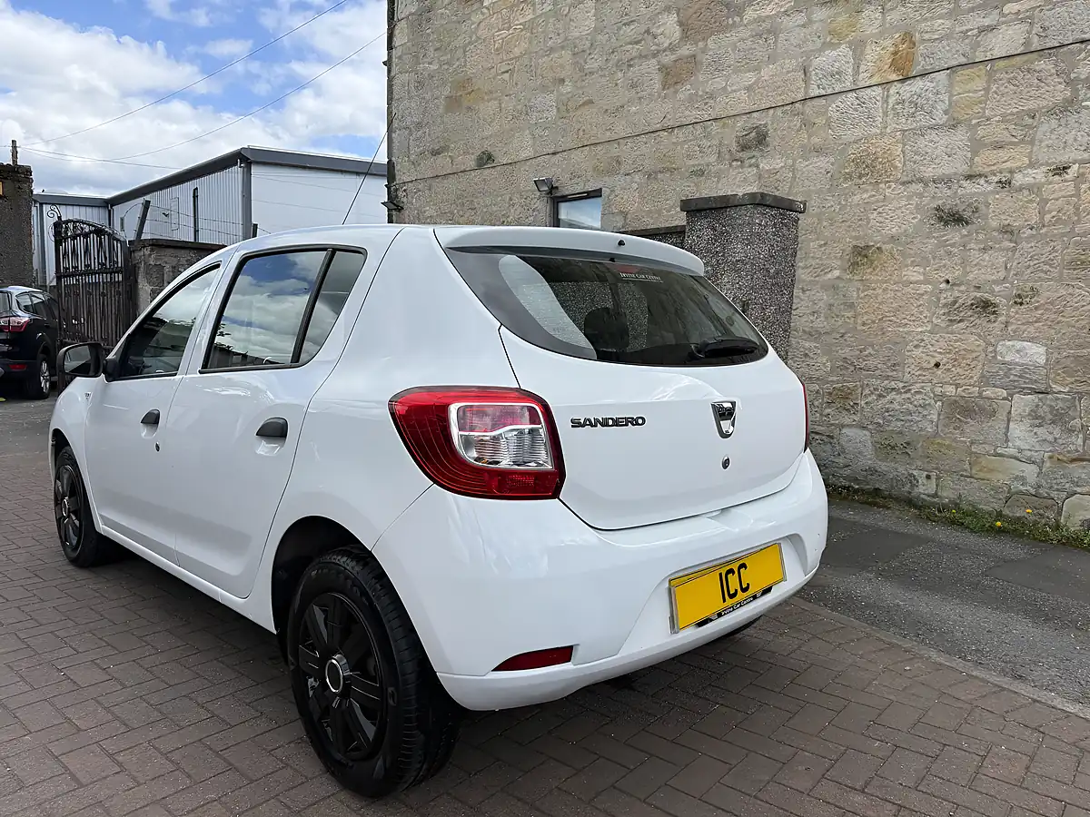 Used 2016 Dacia Sandero Ambiance White - Interior and Exterior details 15