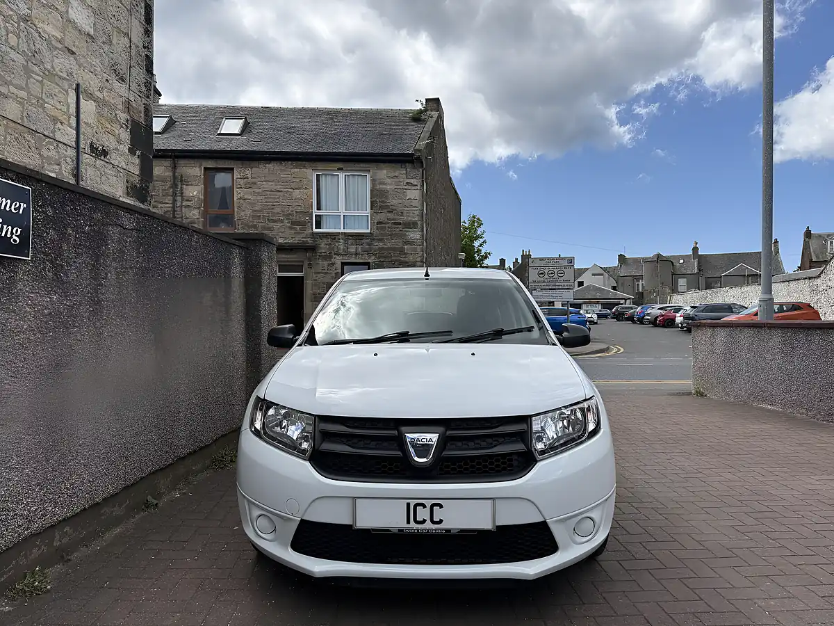 Used 2016 Dacia Sandero Ambiance White - Interior and Exterior details 5