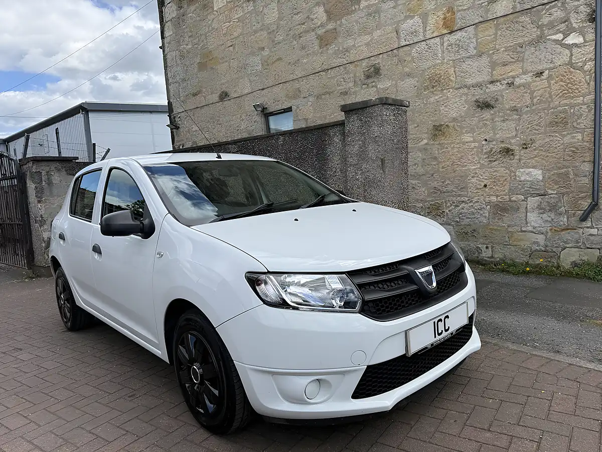 Used 2016 Dacia Sandero Ambiance White - Interior and Exterior details 7