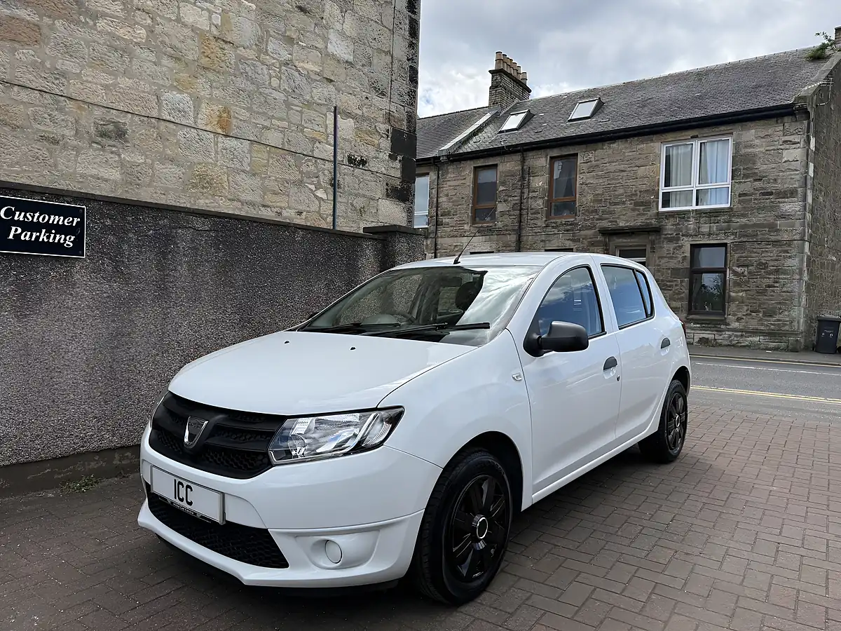 Used 2016 Dacia Sandero Ambiance White - Interior and Exterior details 10