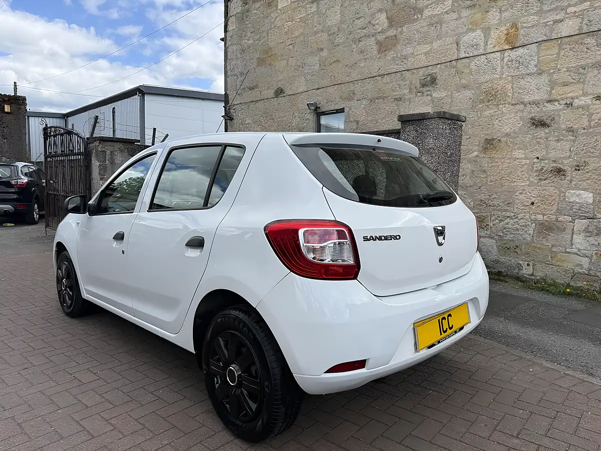 Used 2016 Dacia Sandero Ambiance White - Interior and Exterior details 4