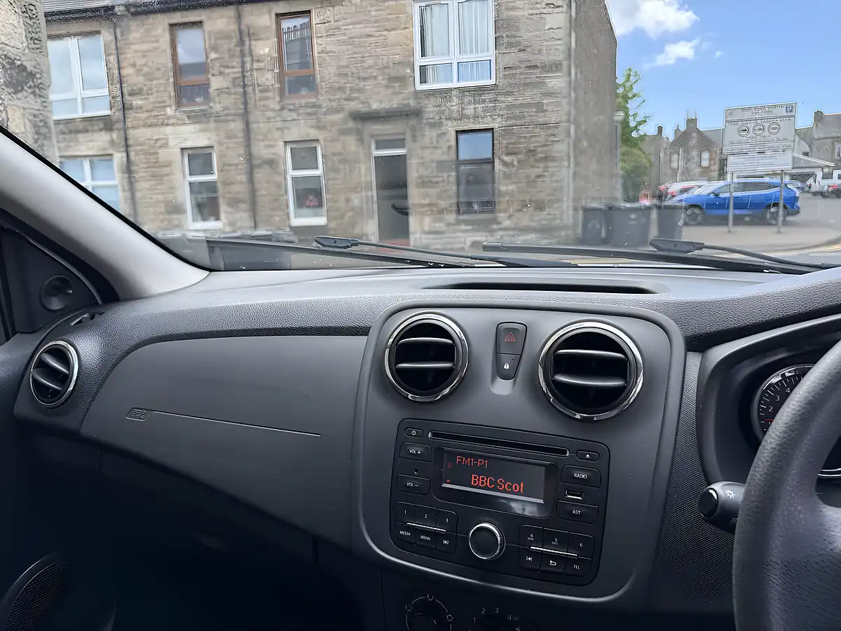 Used 2016 Dacia Sandero Ambiance White - Interior and Exterior details 8