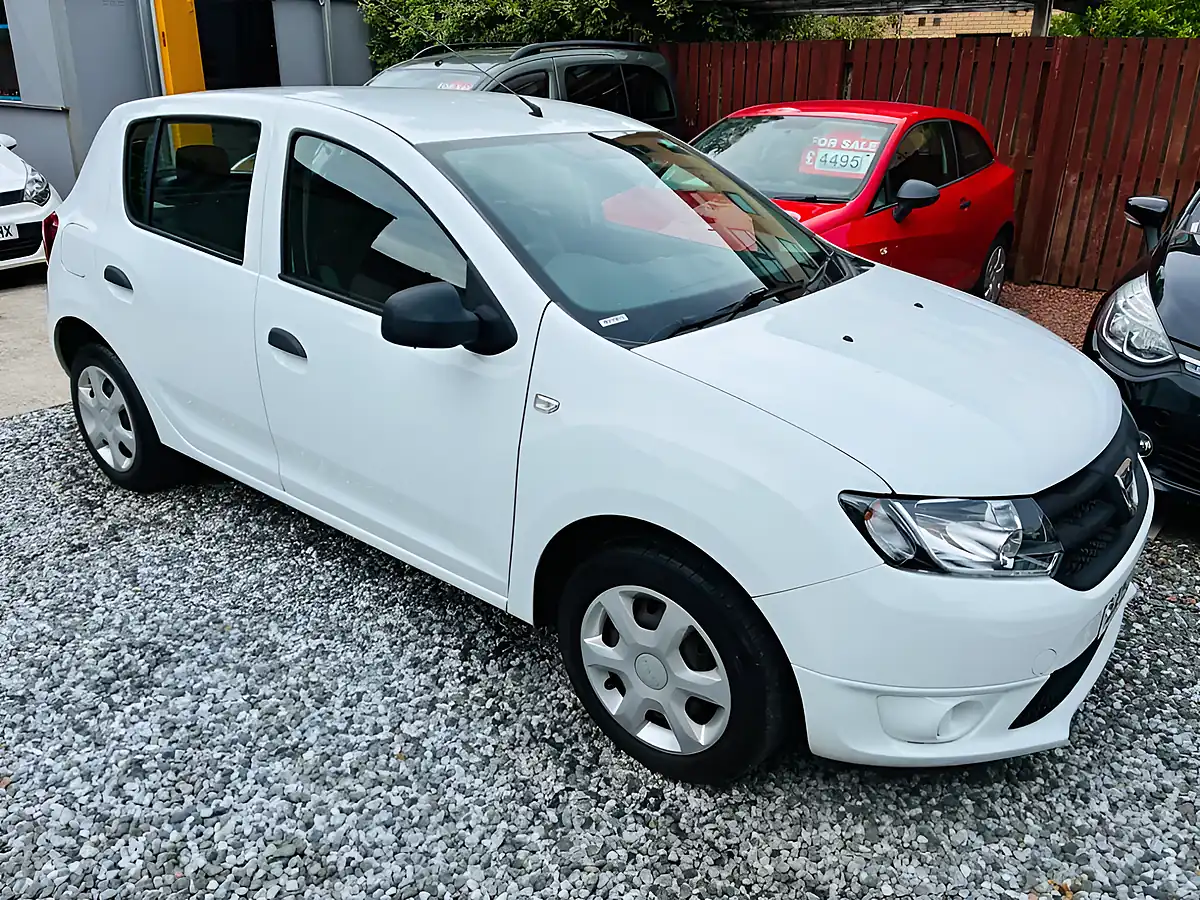 Used 2016 Dacia Sandero Ambiance White - Interior and Exterior details 10