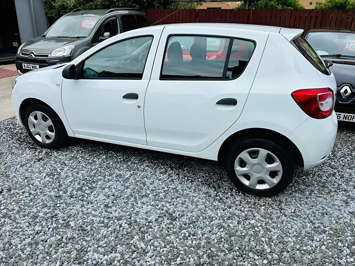 Used 2016 Dacia Sandero Ambiance White - Interior and Exterior details 14