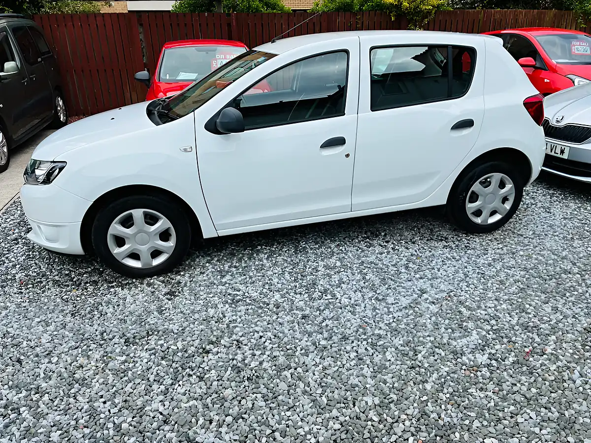 Used 2016 Dacia Sandero Ambiance White - Interior and Exterior details 15