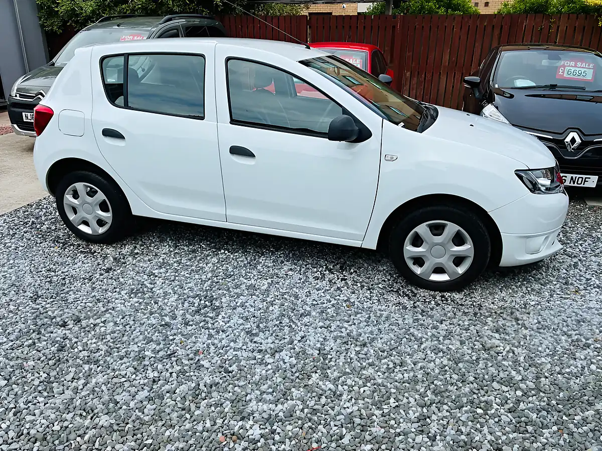 Used 2016 Dacia Sandero Ambiance White - Interior and Exterior details 16