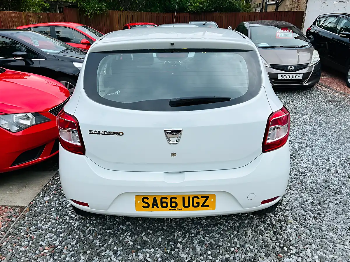 Used 2016 Dacia Sandero Ambiance White - Interior and Exterior details 4