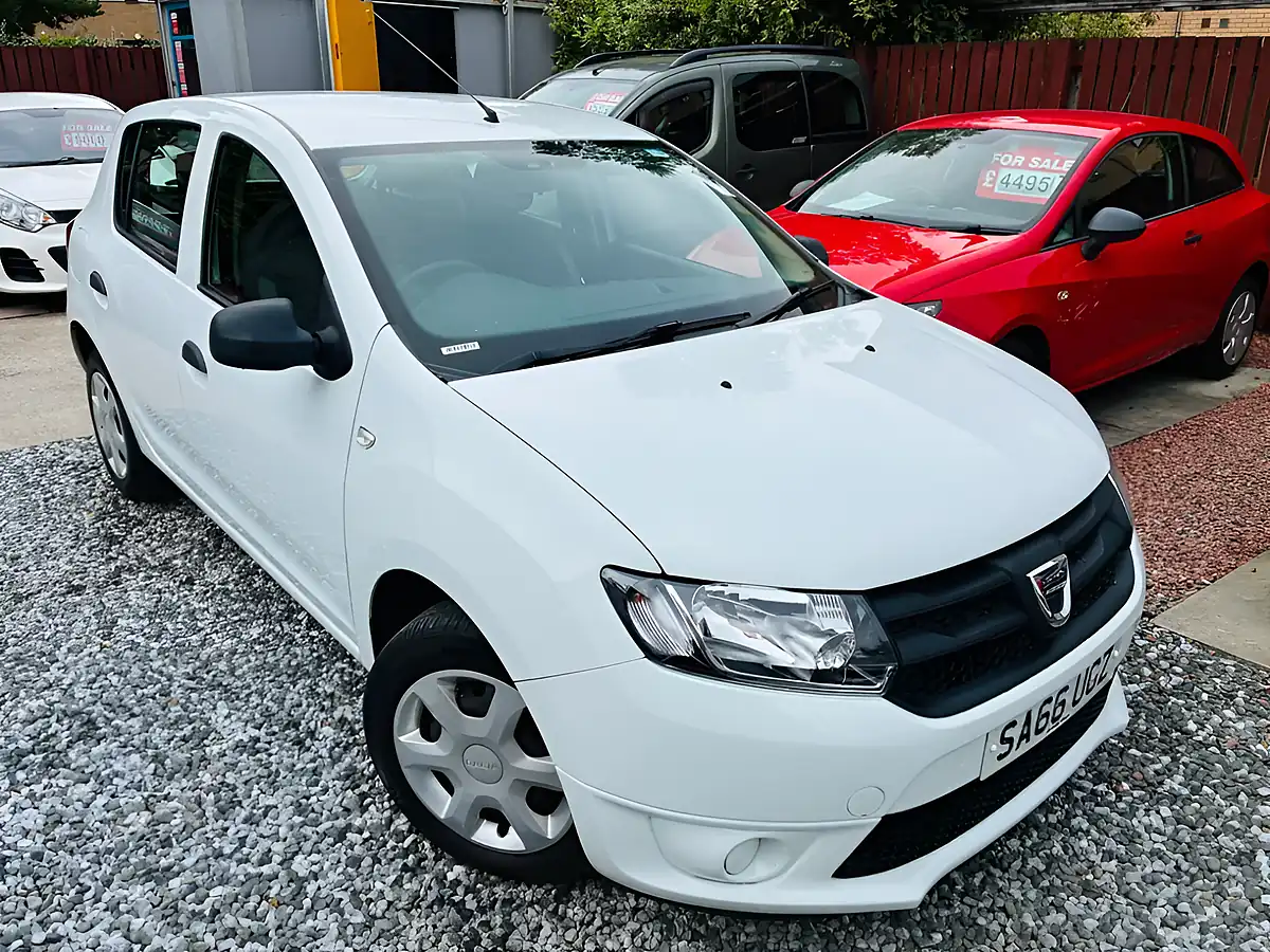 Used 2016 Dacia Sandero Ambiance White - Interior and Exterior details 7