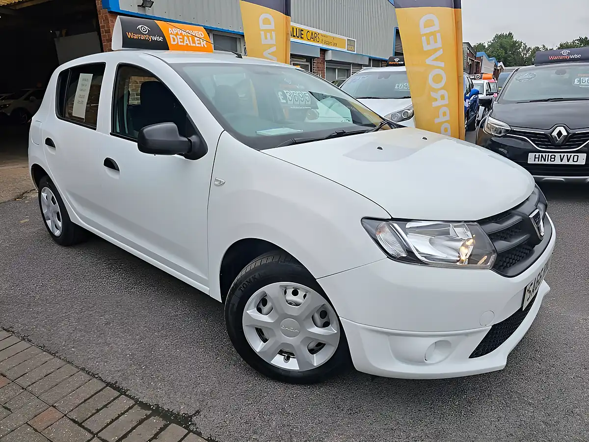 Used 2016 Dacia Sandero Ambiance White - Front View