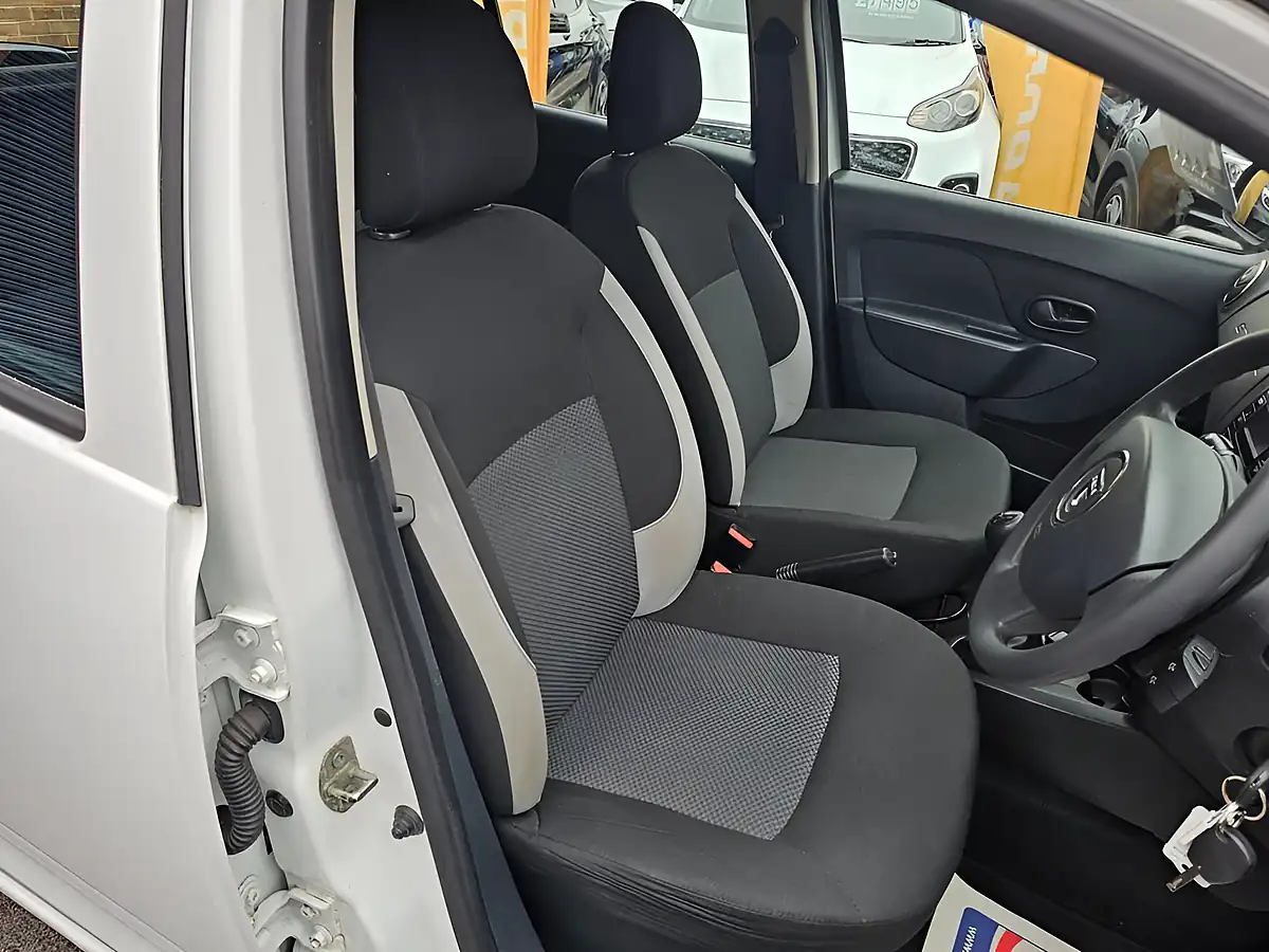 Used 2016 Dacia Sandero Ambiance White - Interior and Exterior details 10