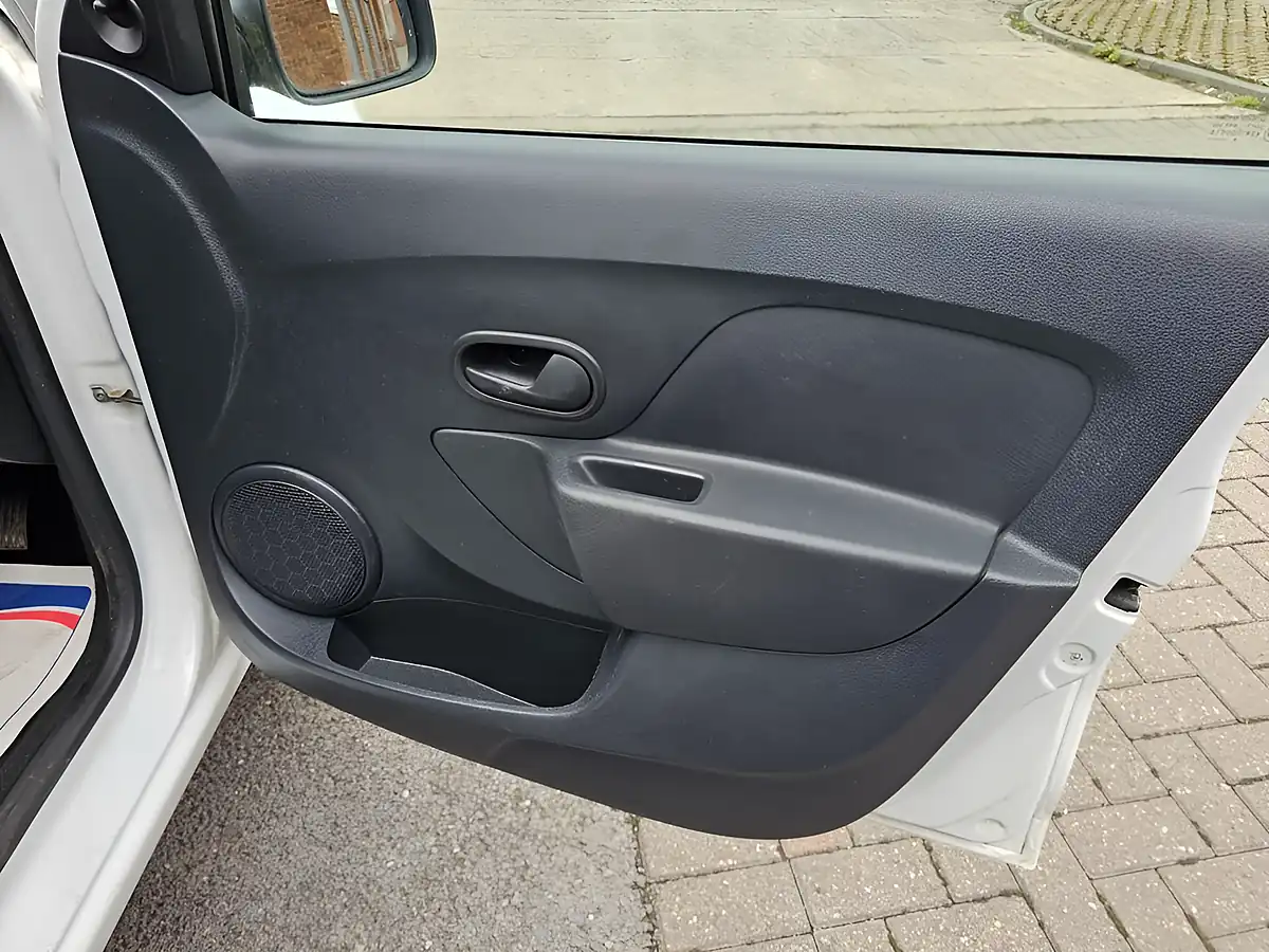 Used 2016 Dacia Sandero Ambiance White - Interior and Exterior details 11