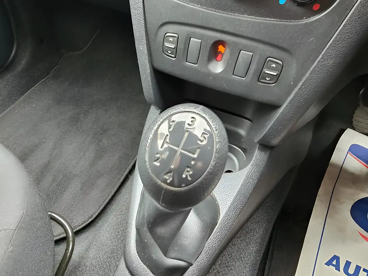 Used 2016 Dacia Sandero Ambiance White - Interior and Exterior details 19
