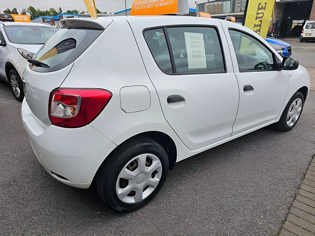 Used 2016 Dacia Sandero Ambiance White - Interior and Exterior details 4