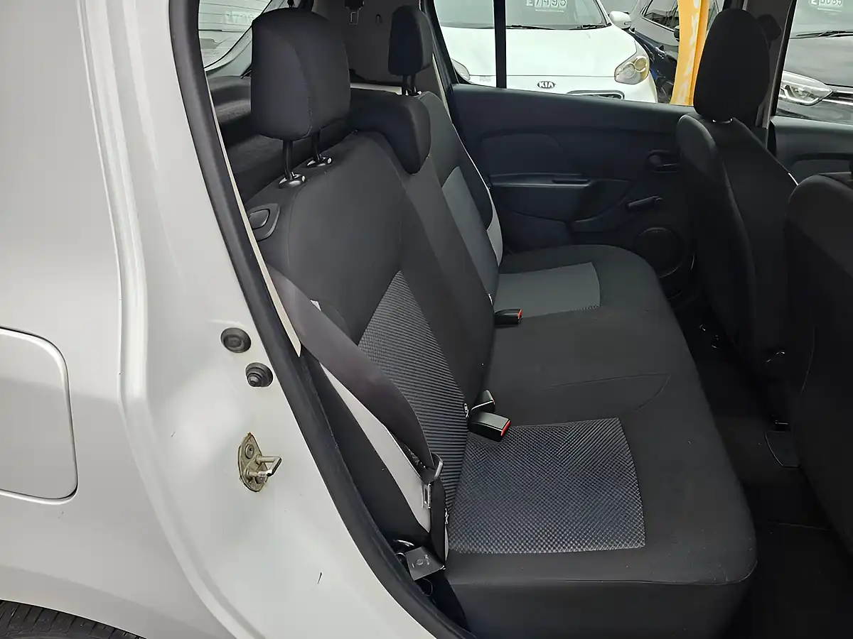 Used 2016 Dacia Sandero Ambiance White - Interior and Exterior details 6