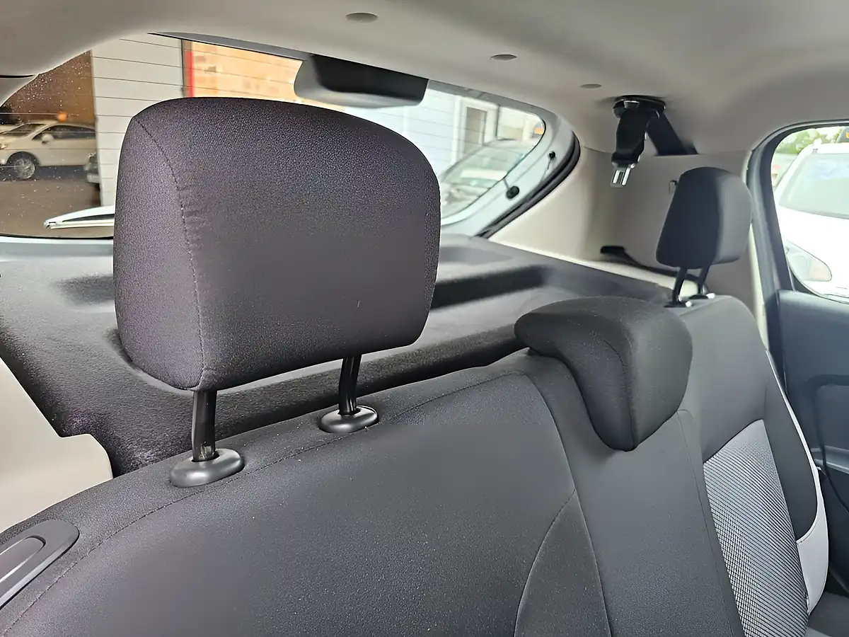 Used 2016 Dacia Sandero Ambiance White - Interior and Exterior details 7