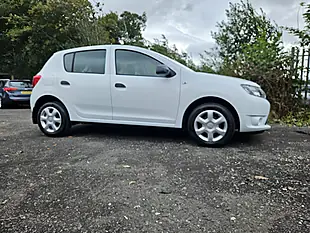 Used 2016 Dacia Sandero Ambiance White - Interior and Exterior details 3