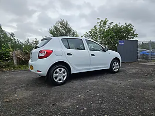 Used 2016 Dacia Sandero Ambiance White - Interior and Exterior details 5