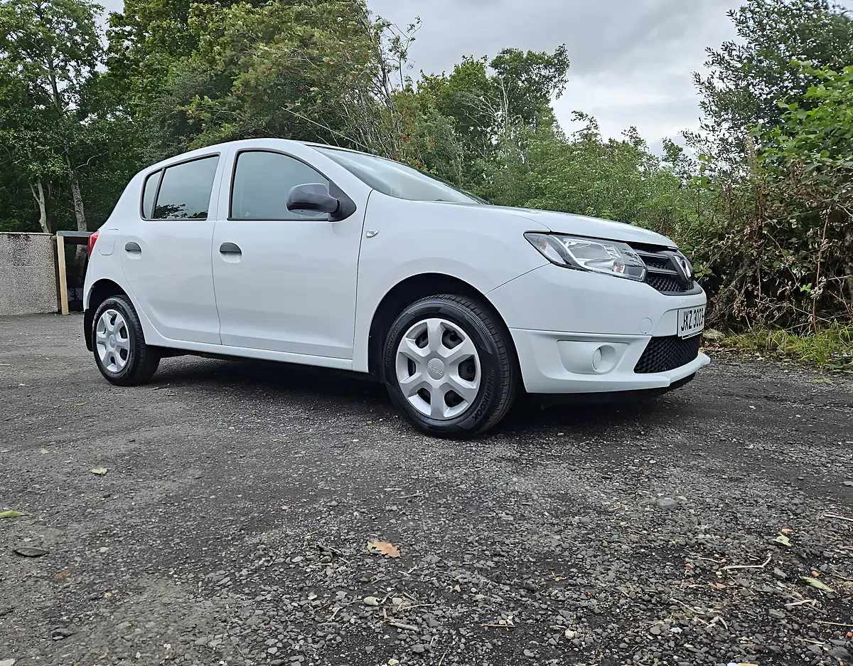 Used 2016 Dacia Sandero Ambiance White - Interior and Exterior details 6