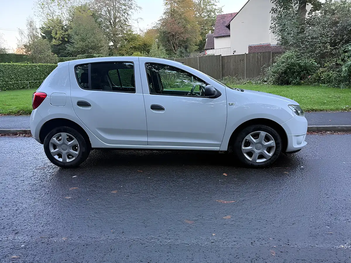 Used 2016 Dacia Sandero Ambiance White - Interior and Exterior details 2